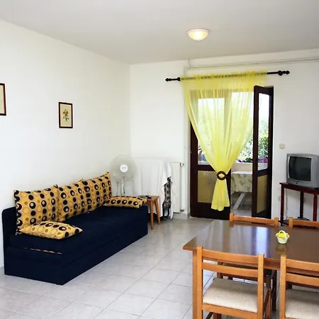 Family Friendly Seaside Jezera, Murter - 5062 Apartamento Jezera