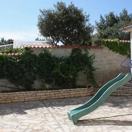 Family Friendly Seaside Jezera, Murter - 5062 Apartamento