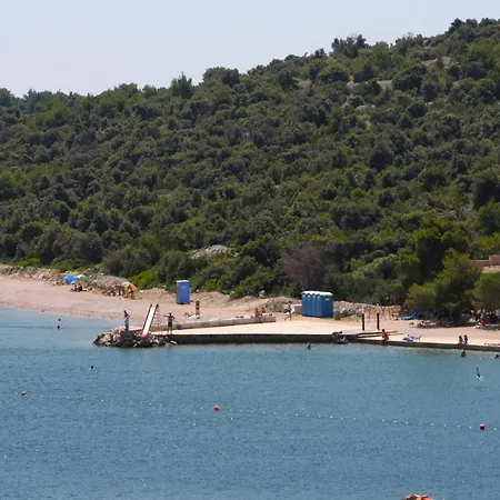 Apartamento Family Friendly Seaside Jezera, Murter - 5062