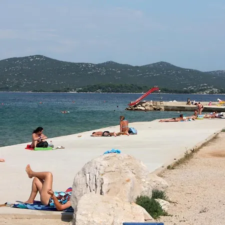 Apartment Family Friendly Seaside Apartments Jezera, Murter - 5062