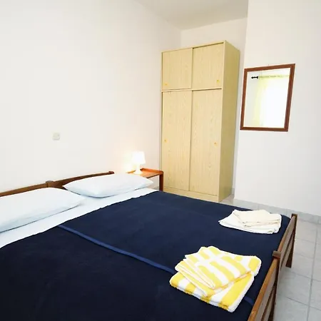 Family Friendly Seaside Jezera, Murter - 5062