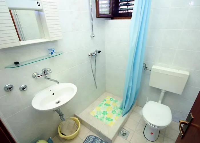 Daire Family Friendly Seaside Jezera, Murter - 5062 *