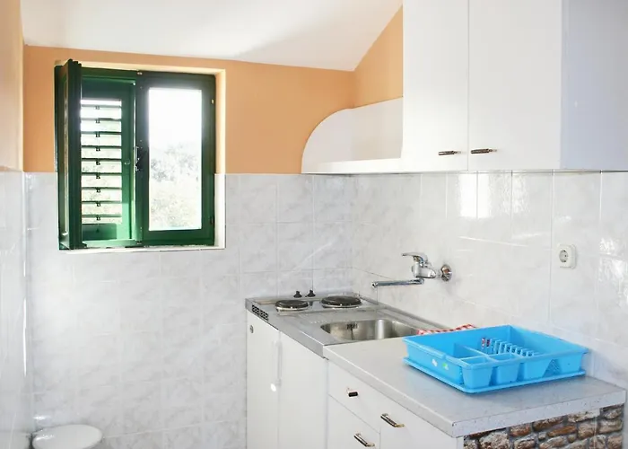 Family Friendly Seaside Jezera, Murter - 5062 Apartamento *