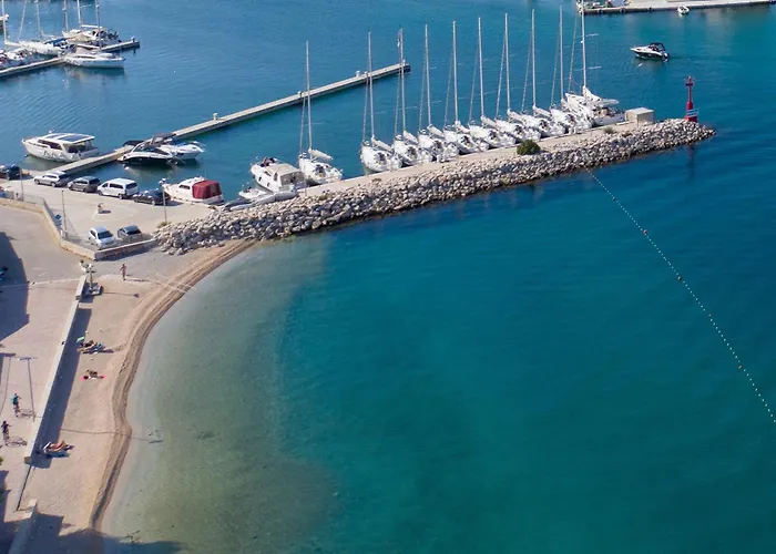 Daire Family Friendly Seaside Jezera, Murter - 5062 *